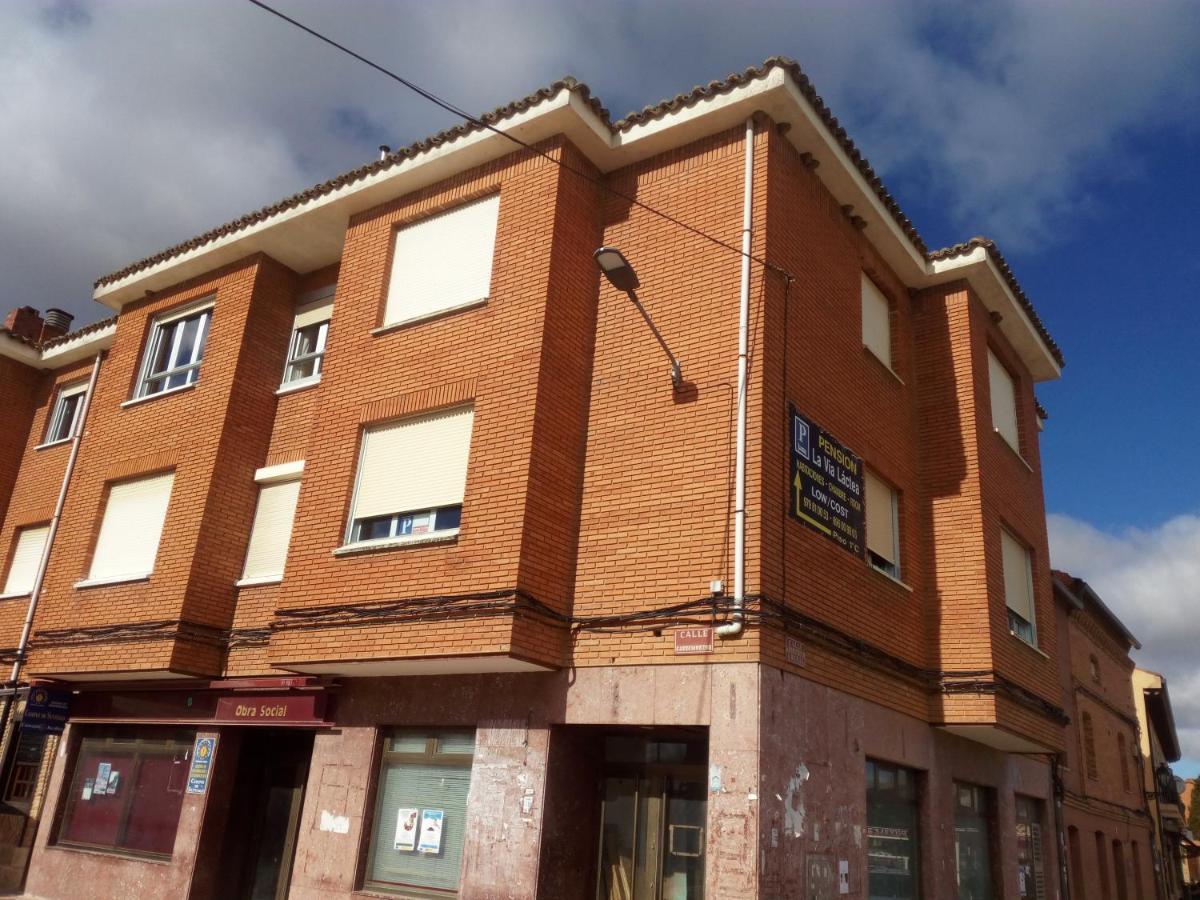 Отель Apartamento Pension La Via Lactea Фромиста Экстерьер фото