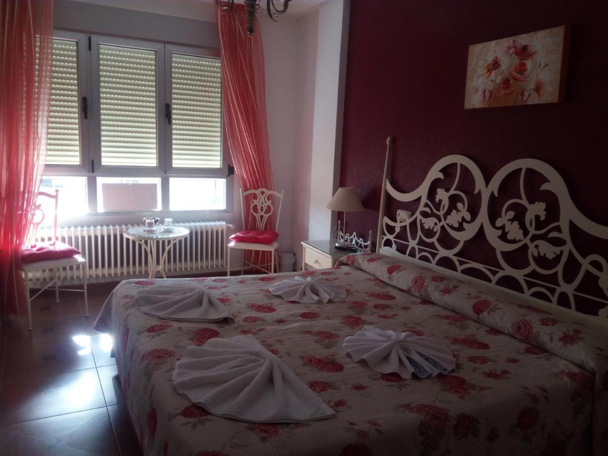 Отель Apartamento Pension La Via Lactea Фромиста Экстерьер фото