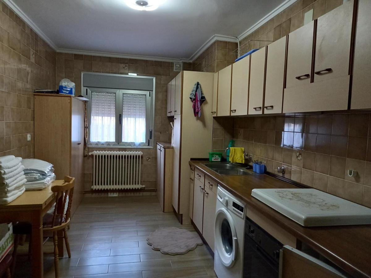 Отель Apartamento Pension La Via Lactea Фромиста Экстерьер фото