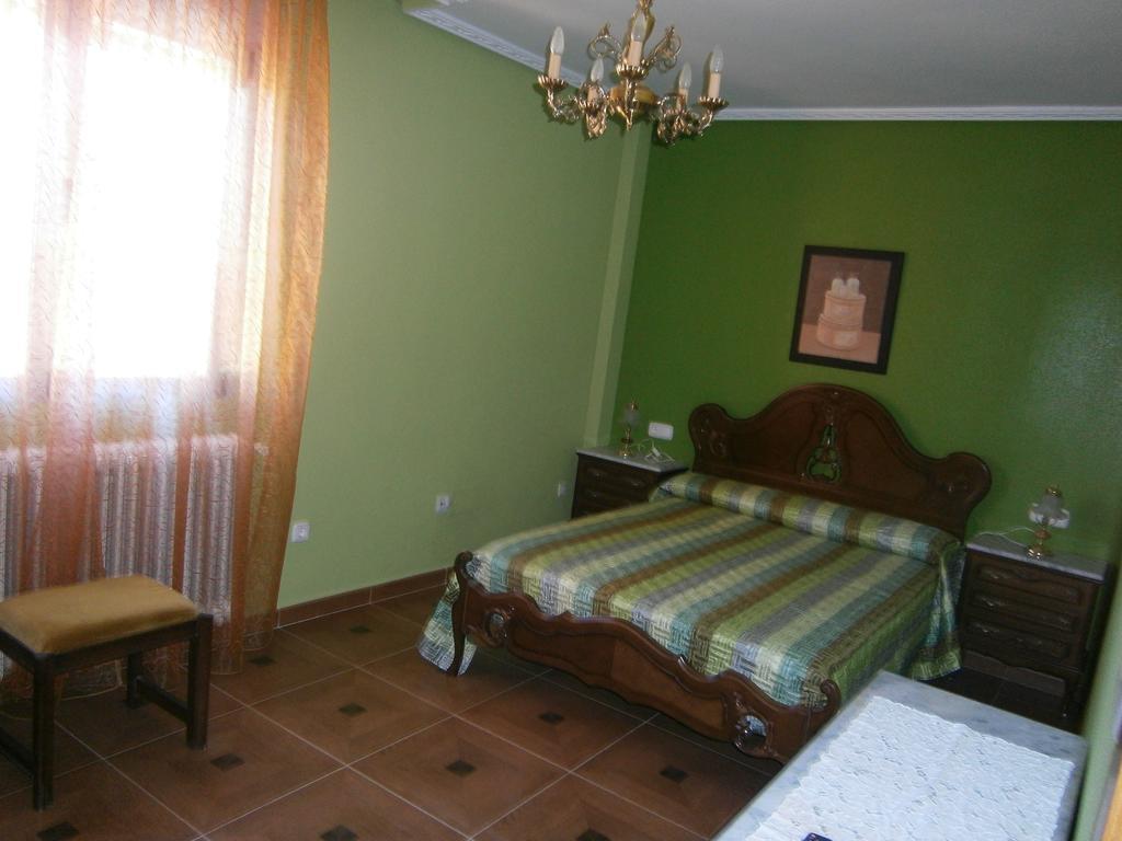 Отель Apartamento Pension La Via Lactea Фромиста Номер фото