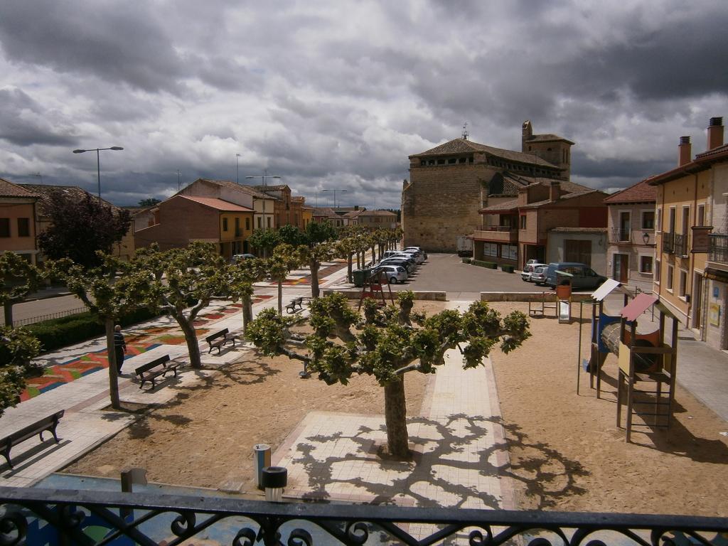 Отель Apartamento Pension La Via Lactea Фромиста Экстерьер фото