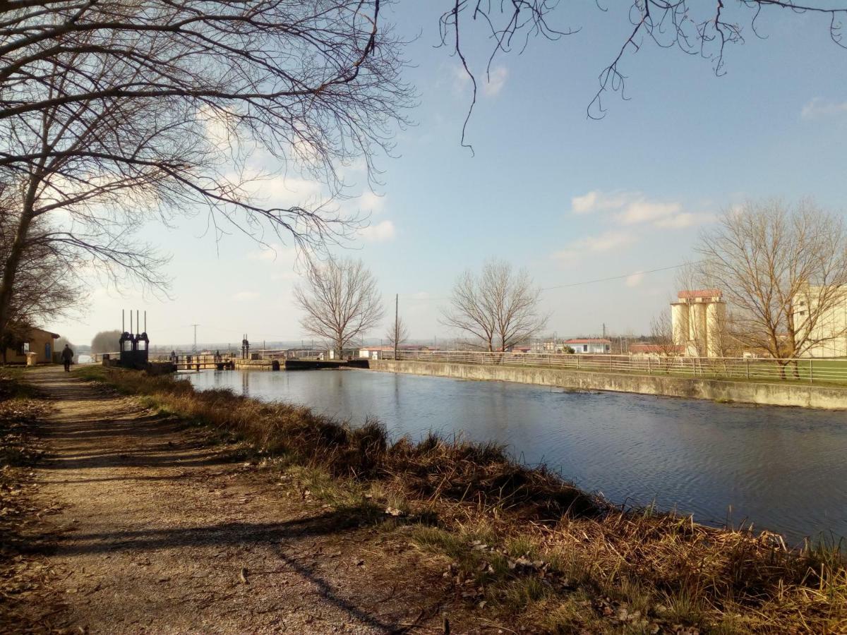 Отель Apartamento Pension La Via Lactea Фромиста Экстерьер фото
